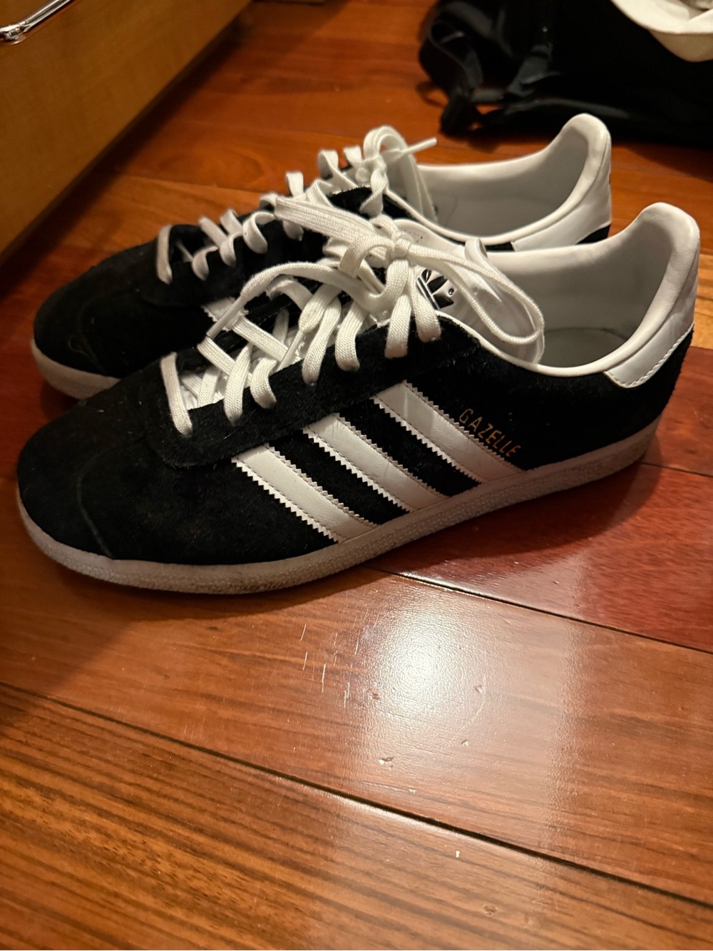 Women’s adidas black gazelle sneakers size 8 - Picture 3 of 7